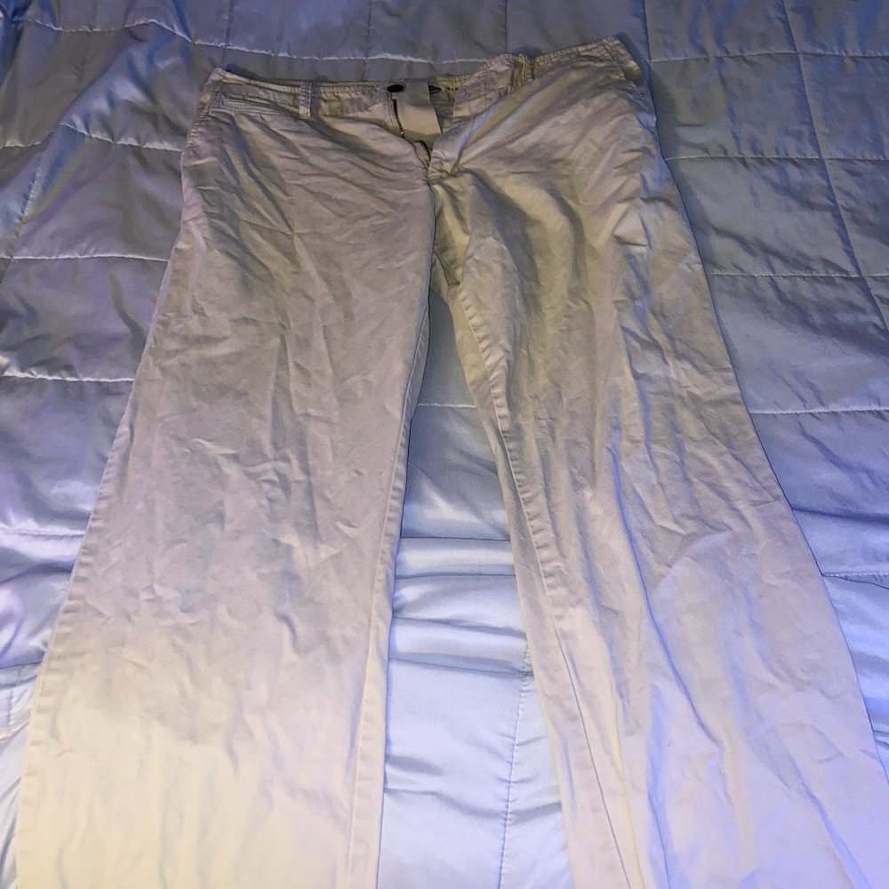 Mens Old Navy Khaki Pants.